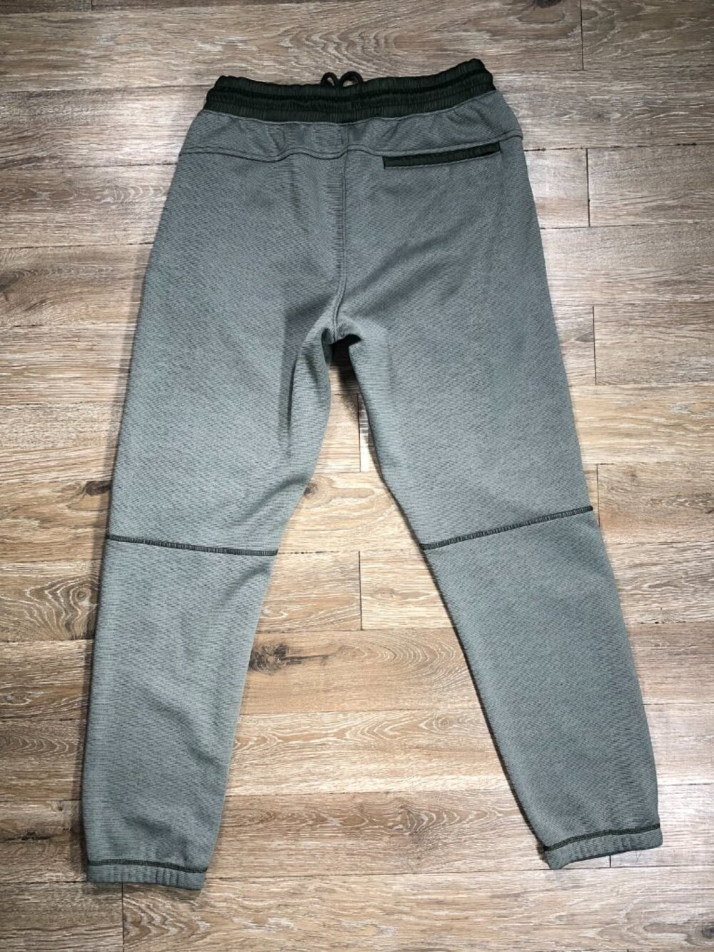 Under Armour Tapered Leg Athletic ColdWear Sweatpants Olive Green Men Medium - Picture 2 of 7